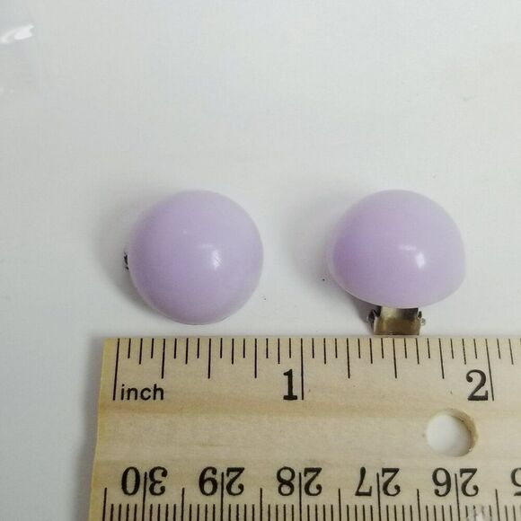 Vintage Lavender Pale Purple Dome Clip On Earrings, Plastic Lightweight - Picture 4 of 6